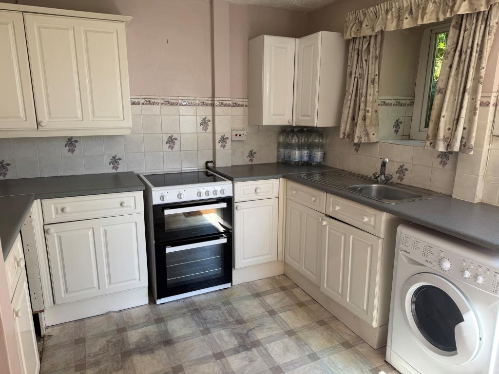 Lot: 147 - COTTAGE FOR IMPROVEMENT WITH SEA VIEWS - The Kitchen